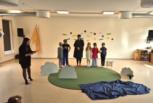 Uudised: Näitering esines lasteaias